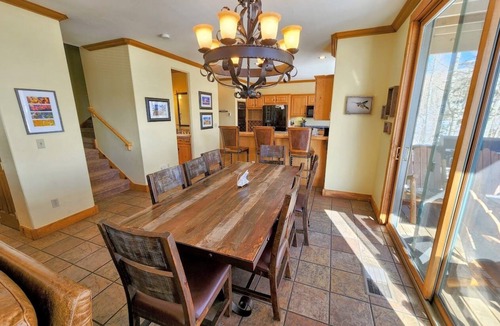 Mount Crested Butte House | Snowmass Villas | Luxurious 4 bedroom Townhome | Close to Lifts | View of Mt. CB