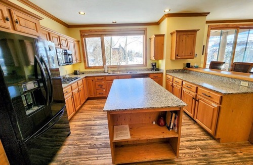 Mount Crested Butte House | Snowmass Villas | Luxurious 4 bedroom Townhome | Close to Lifts | View of Mt. CB
