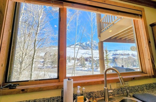 Mount Crested Butte House | Snowmass Villas | Luxurious 4 bedroom Townhome | Close to Lifts | View of Mt. CB