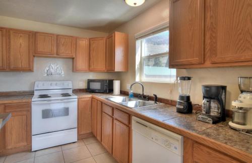 Creede House | Snowshoe Cabin in Creede CO
