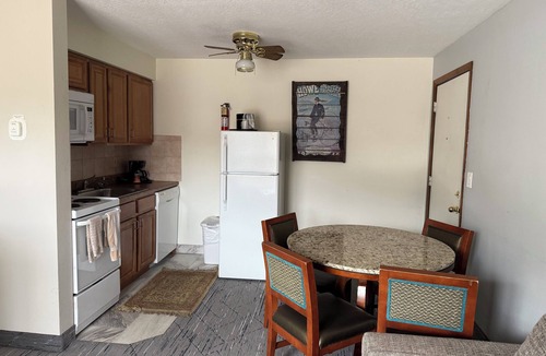 Frisco Hotel | Snowshoe Motel