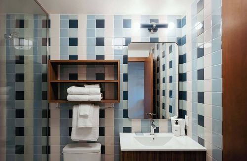 Hale Apartment | Snowy Peaks Getaway | La Vista Motel | 212
