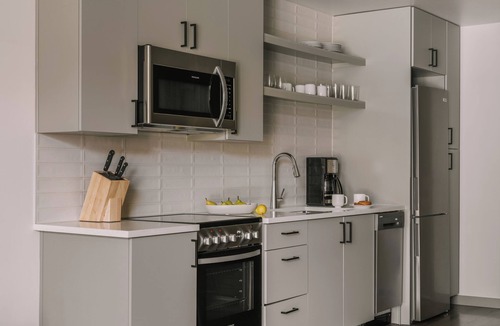 Jefferson Park Apartment | Sonder at Skyline | King Studio Apartment