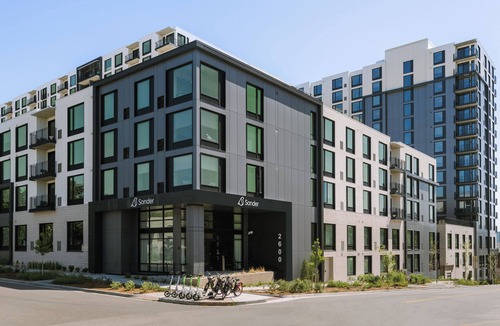 Jefferson Park Apartment | Sonder at Skyline | Two-Bedroom Apartment w/Balcony