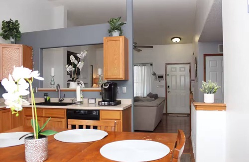 Fountain House | Soothing 4-bedroom house with AC in charming Fountain
