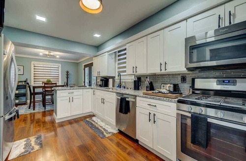 South Euclid House | South Euclid Home 10 Minutes to Cleveland Clinic