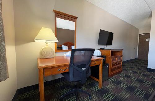 Sandusky Hotel | South Shore Inn
