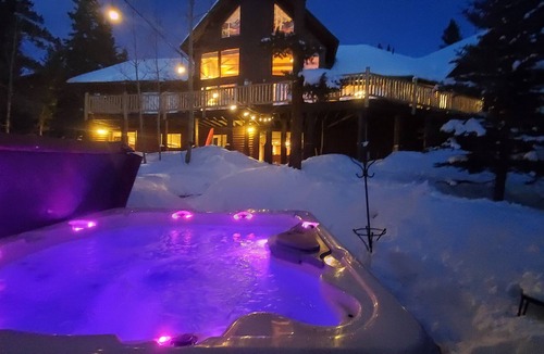 Woodmoor Cabin | Space Wrangler Lodge / Luxury Breckenridge Retreat
