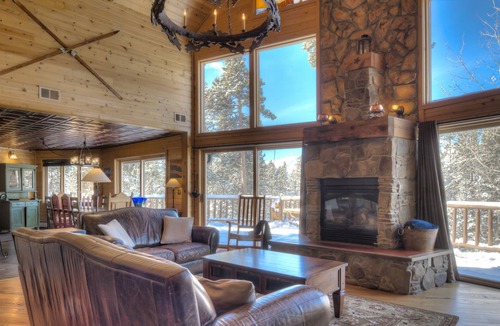 Woodmoor Cabin | Space Wrangler Lodge / Luxury Breckenridge Retreat