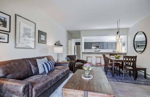 Peak 9 Condo | Spacious 2-bed, 2-bath Mountainwood 301 condo in Breckenridge, sleeps 8 guests!