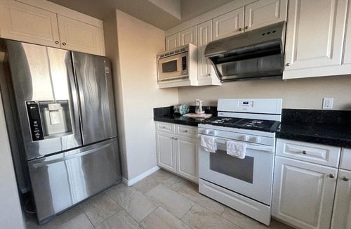Monterey Park Apartment | Spacious 2 Bed, 2-Bath Apartment in Monterey Park