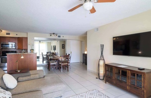 Aventura Condo | Spacious 2 bedrooms with Water Views