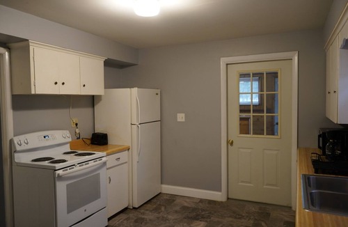 Findlay Apartment | Spacious 2BR Apartment. 3 Queen Beds. Sleeps 6. Findlay, OH