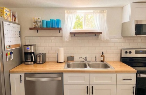 Sunnyside House | Spacious 2BR Garden Suite in Denver Highlands