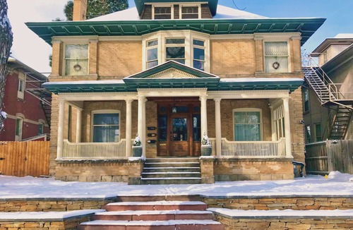 Congress Park Apartment | Spacious 3-bedroom apartment with WiFi, AC in charming Denver