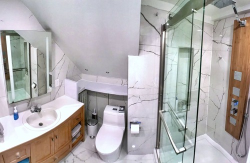 Congress Park Apartment | Spacious 3-bedroom apartment with WiFi, AC in charming Denver