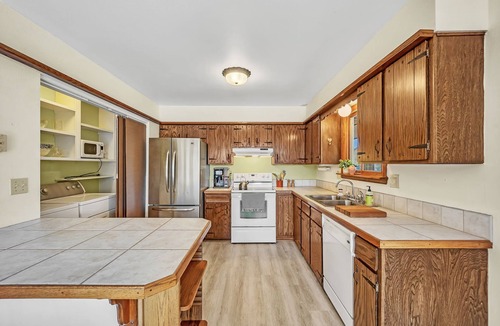 Green Mountain Falls Apartment | Spacious 3-bedroom apartment in charming Green Mountain Falls with WiFi