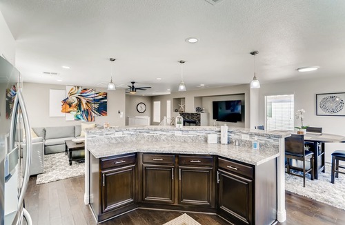 Henderson House | Spacious 3brd house with a pool mins from the strip & close to the Raider's HQ