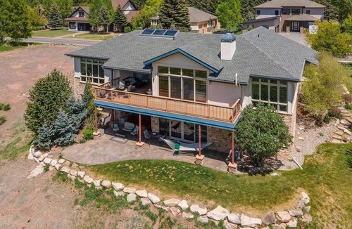 Gypsum House | Spacious 4 bdr house on golf course in Vail Valley with views