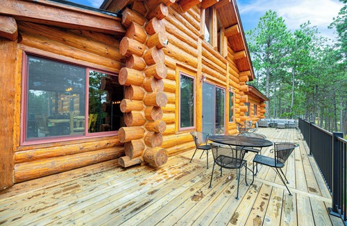 Colorado Springs House | Spacious 4-bedroom log cabin in beautiful Colorado Springs with fitness room