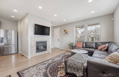 Aurora House | Spacious 4-bedroom home in Central Park Denver