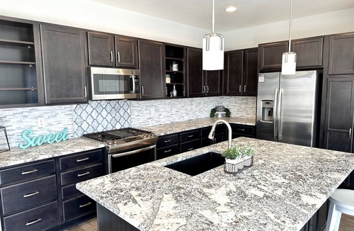 Parker House | Spacious 4 Bedroom home