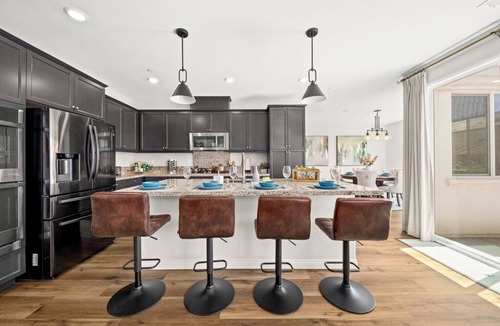 Ontario House | Spacious 4-bedroom house with 4 king beds