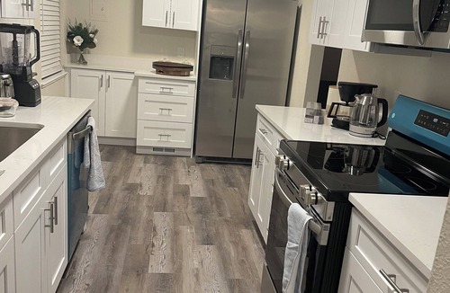 Aurora House | Spacious 4-bedroom house with AC and WiFi in wonderful Aurora