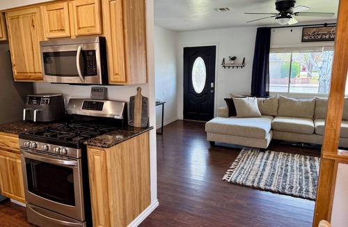 Fruita House | Spacious 4-bedroom, pet friendly, outdoor games, fire pit in charming Fruita