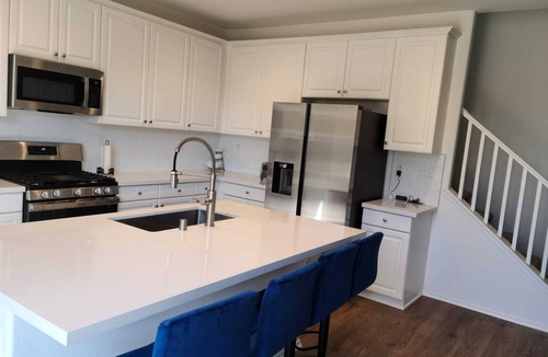 Victorville House | Spacious 4-bedroom house with AC, WiFi in serene Victorville