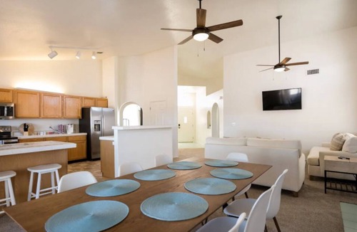 Sunridge Estates House | Spacious 4BD house with large back yard