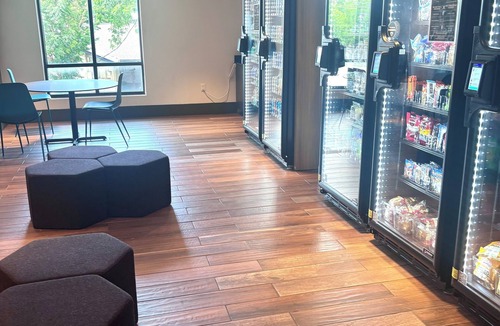 Central Arlington Apartment | Spacious 4BR 4 bath near AT&T Stadium, Globe Life Choctaw Stadium.
