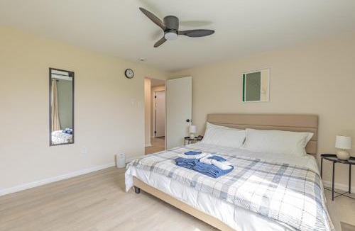 Ambridge House | Spacious 4BR Retreat With BBQ and Gym Sleeps 14