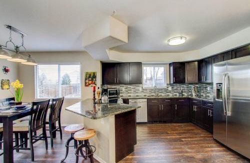 Southeast Colorado Springs House | Spacious 4BR with EV Charger and Hot Tub