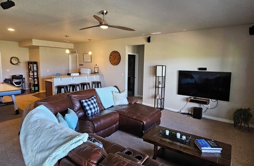 Northgate House | Spacious 5-bed house in North Colorado Springs near music venues and AF Academy