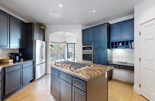 Genesse North Central House | Spacious 5-bedroom House in Scenic Golden with AC, WiFi