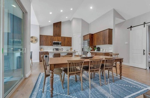 Williams House | Spacious 5BR Home with Studio & Hot Tub