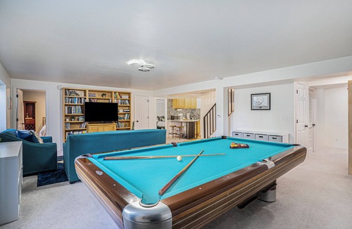 Park Vista House | 🏡Spacious 6-bedroom retreat sleeping up to 23, perfect for groups and family getaways. Enjoy a private hot tub, sauna, pool table, and cozy outdoor firepit—plus a backyard playset for kids to make unforgettable memories.
