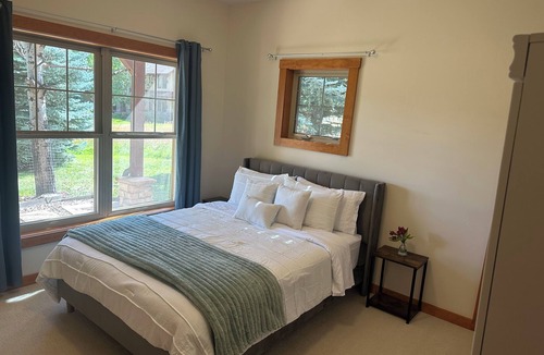 Glenwood Springs House | Spacious 7-bedroom Close to Sunlight, Downtown & the Hot Springs