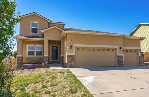 Security-Widefield House | Spacious Airport Heaven - 5 Bedrooms & Hot Tub