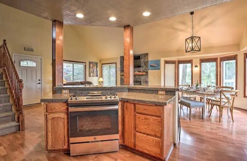 Crestline Cabin | Spacious+Amazing view+Game room+Dog friendly, 5min to Lake