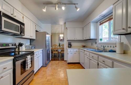 Aurora House | Spacious Aurora Retreat w/Game Room + Hot Tub!