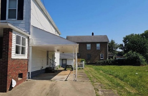 Steubenville Apartment | Spacious Basement Apartment with Easy Access to Hospitals and Freeways with WiFi