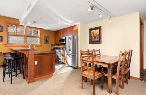 Snowmass Village Condo | Spacious Capitol Peak Condo at Snowmass Gondola! Balcony, Workout Room, Parking & A/C