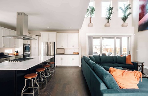 Skyland House | Spacious City Park Golf House | Hot Tub & Theater