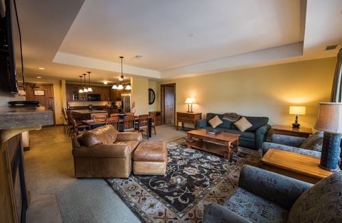 Mount Crested Butte Cabin | Spacious Condo | Near the Slopes | Hot Tub Access