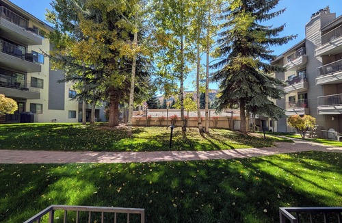 Avon Condo | Spacious Condo w/FREE WiFi, Parking, Heated Pool, Hot Tubs, Skier Shuttle,