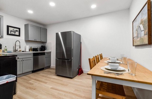 Pueblo Apartment | Spacious DT Pueblo Loft – Crew Ready!