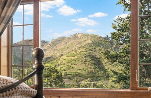 Cascade-Chipita Park Cottage | Spacious Family Home w/Large Patio, Hot Tub, Fire Pit by Forest & Peak Retreats