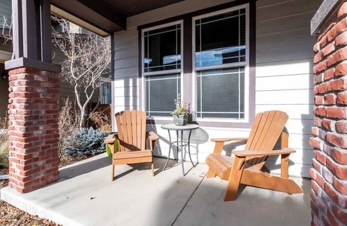 Stapleton House | Spacious Family Friendly Townhome in Central Park